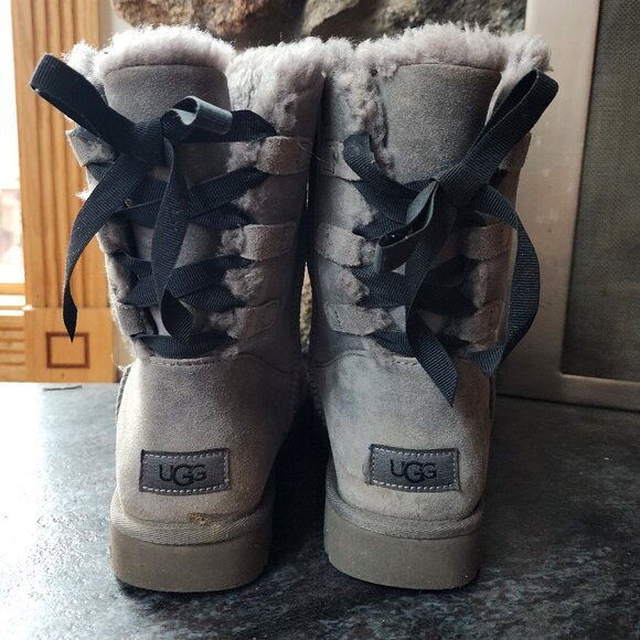UGG Short Continuity Bow Gray Boots Size 10 - Picture 2 of 15